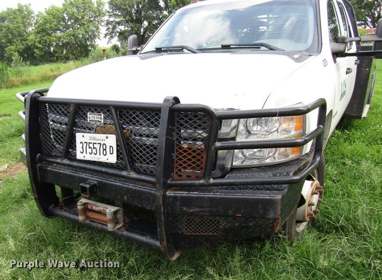 image for item DG1309 2011 Chevrolet Silverado 3500HD Crew Cab utility bed pickup truck
