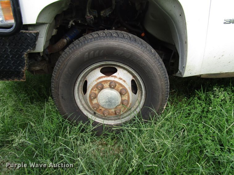 image for item DG1309 2011 Chevrolet Silverado 3500HD Crew Cab utility bed pickup truck