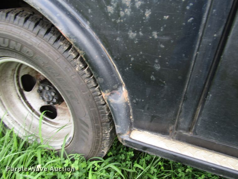 image for item DG1309 2011 Chevrolet Silverado 3500HD Crew Cab utility bed pickup truck