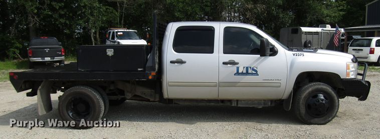 image for item DG1310 2011 Chevrolet Silverado 3500HD Crew Cab flatbed pickup truck
