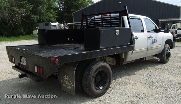 image for item DG1310 2011 Chevrolet Silverado 3500HD Crew Cab flatbed pickup truck