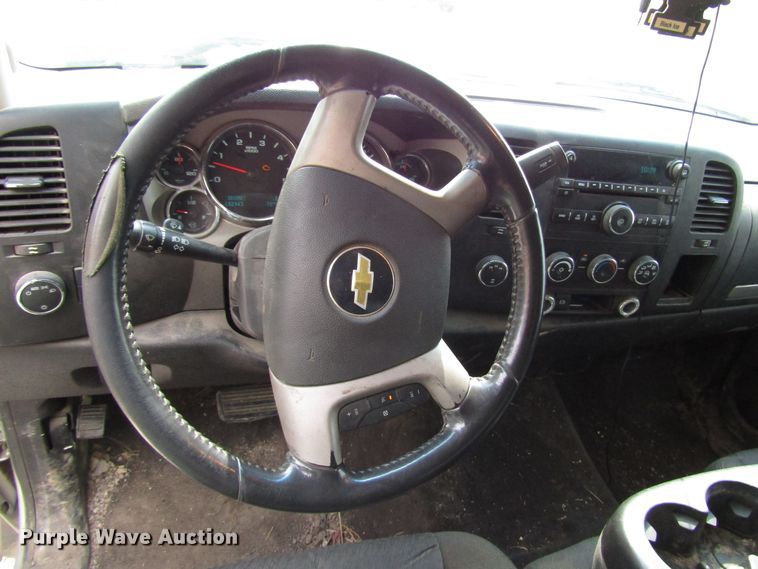 image for item DG1310 2011 Chevrolet Silverado 3500HD Crew Cab flatbed pickup truck