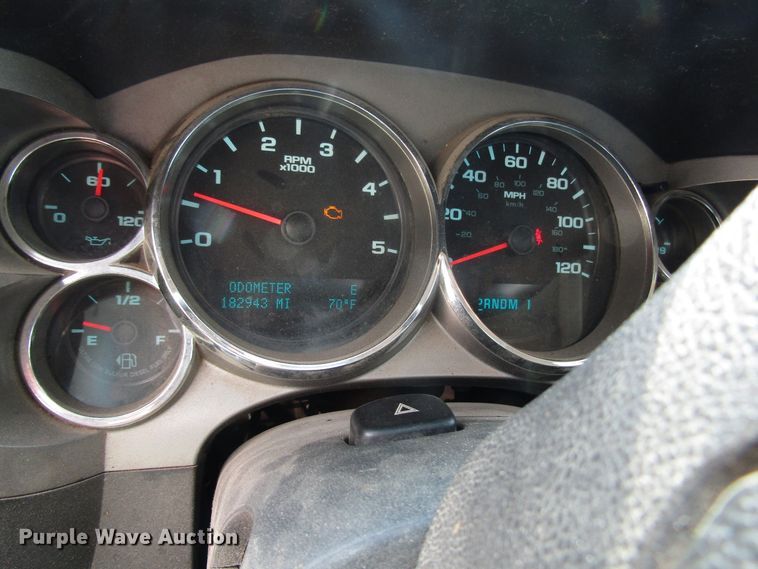 image for item DG1310 2011 Chevrolet Silverado 3500HD Crew Cab flatbed pickup truck