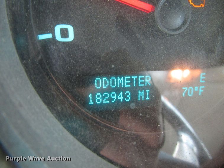 image for item DG1310 2011 Chevrolet Silverado 3500HD Crew Cab flatbed pickup truck