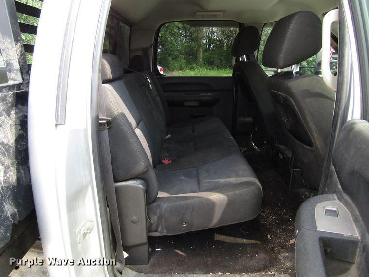 image for item DG1310 2011 Chevrolet Silverado 3500HD Crew Cab flatbed pickup truck