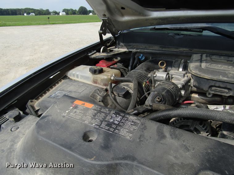 image for item DG1310 2011 Chevrolet Silverado 3500HD Crew Cab flatbed pickup truck