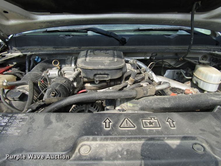 image for item DG1310 2011 Chevrolet Silverado 3500HD Crew Cab flatbed pickup truck