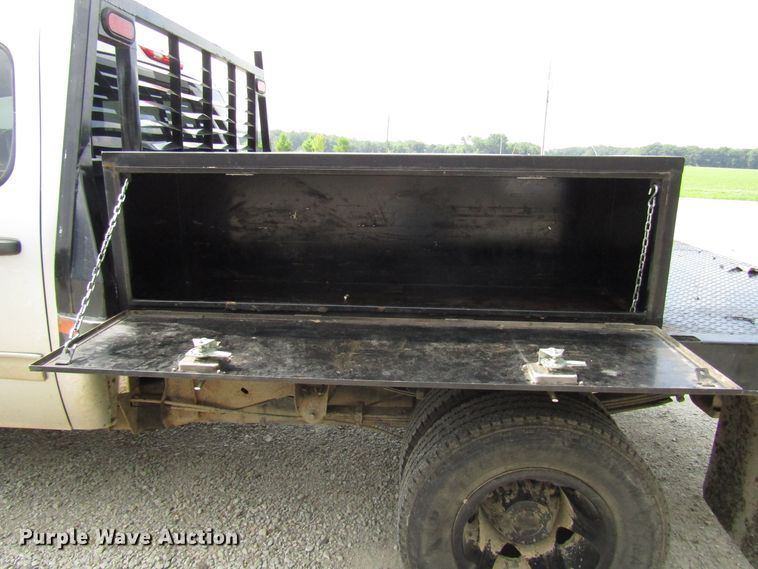 image for item DG1310 2011 Chevrolet Silverado 3500HD Crew Cab flatbed pickup truck