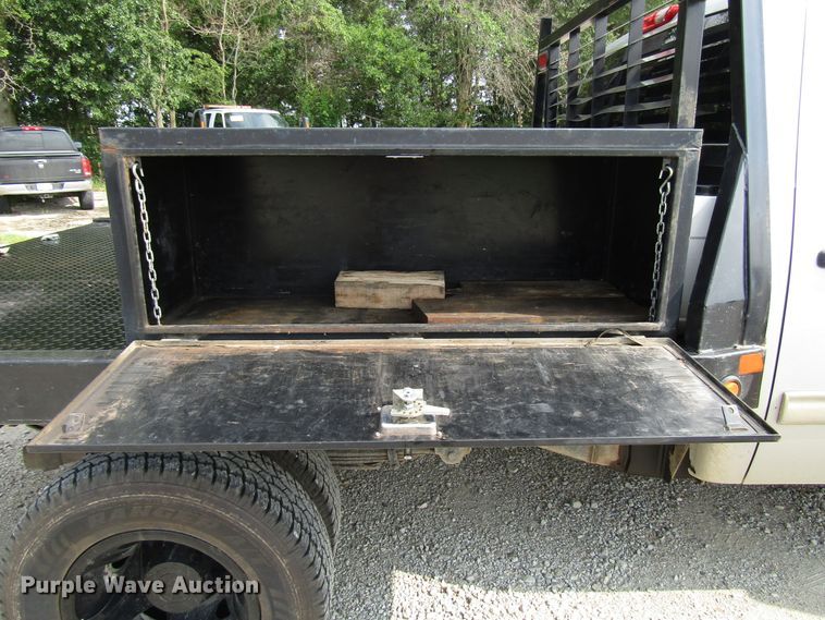 image for item DG1310 2011 Chevrolet Silverado 3500HD Crew Cab flatbed pickup truck