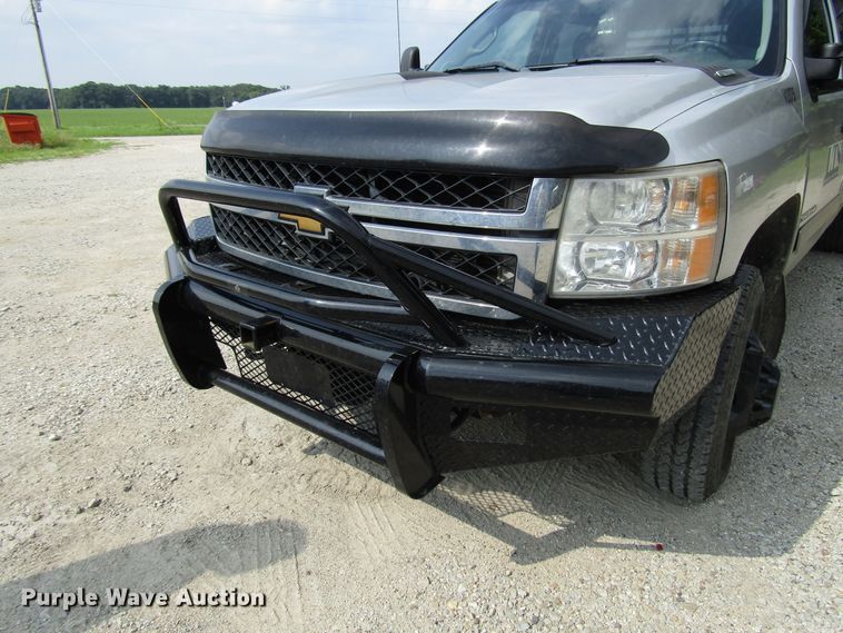 image for item DG1310 2011 Chevrolet Silverado 3500HD Crew Cab flatbed pickup truck