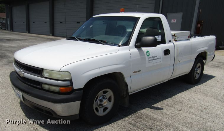 image for item DG1312 2002 Chevrolet Silverado 1500 pickup truck