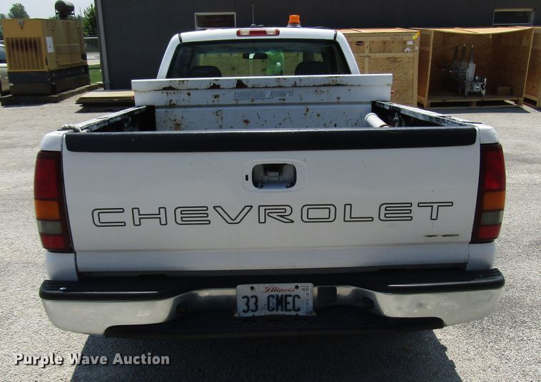 image for item DG1312 2002 Chevrolet Silverado 1500 pickup truck