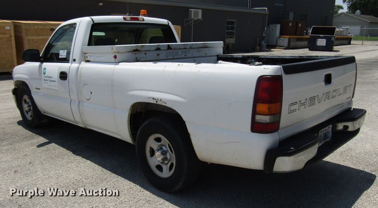 image for item DG1312 2002 Chevrolet Silverado 1500 pickup truck