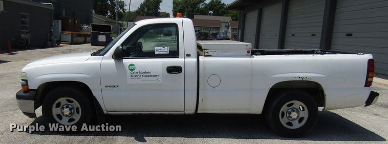 image for item DG1312 2002 Chevrolet Silverado 1500 pickup truck