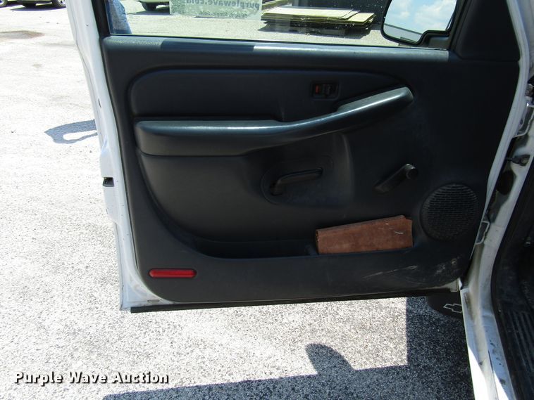 image for item DG1312 2002 Chevrolet Silverado 1500 pickup truck