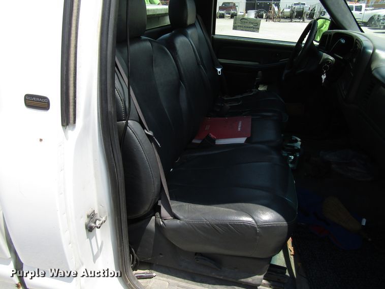 image for item DG1312 2002 Chevrolet Silverado 1500 pickup truck