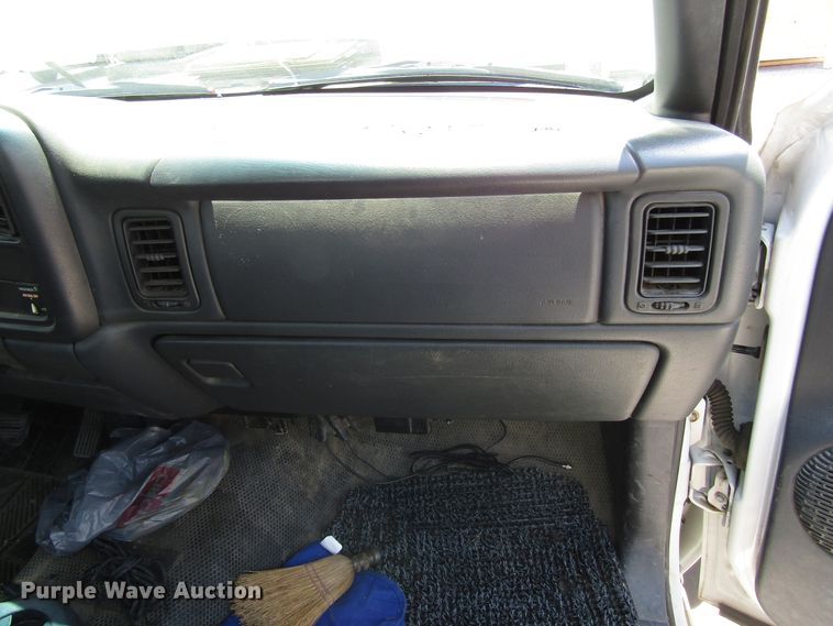 image for item DG1312 2002 Chevrolet Silverado 1500 pickup truck