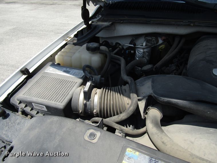 image for item DG1312 2002 Chevrolet Silverado 1500 pickup truck