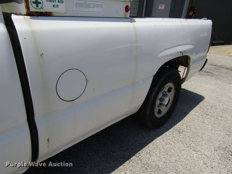 image for item DG1312 2002 Chevrolet Silverado 1500 pickup truck
