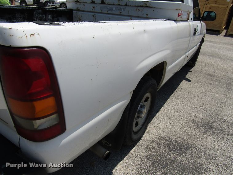 image for item DG1312 2002 Chevrolet Silverado 1500 pickup truck