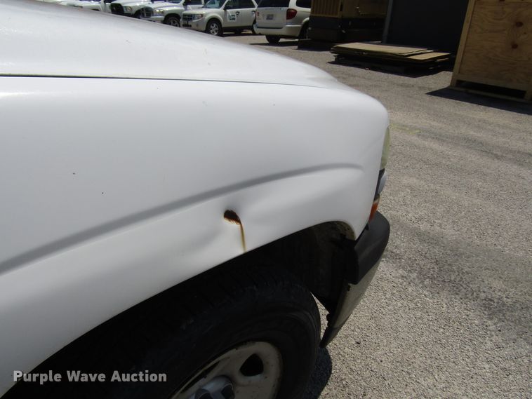 image for item DG1312 2002 Chevrolet Silverado 1500 pickup truck