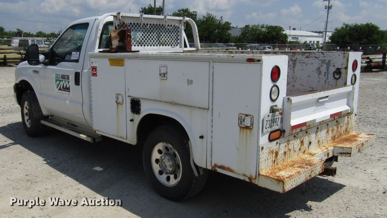 image for item DG1315 2005 Ford F250 Super Duty utility bed pickup truck