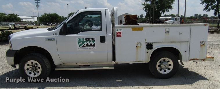 image for item DG1315 2005 Ford F250 Super Duty utility bed pickup truck