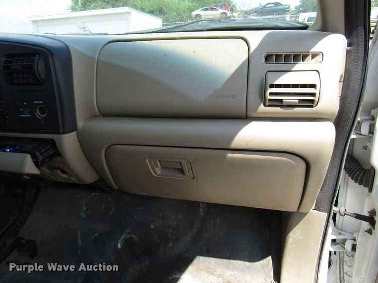 image for item DG1315 2005 Ford F250 Super Duty utility bed pickup truck