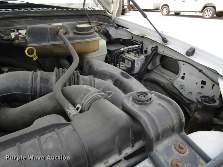 image for item DG1315 2005 Ford F250 Super Duty utility bed pickup truck