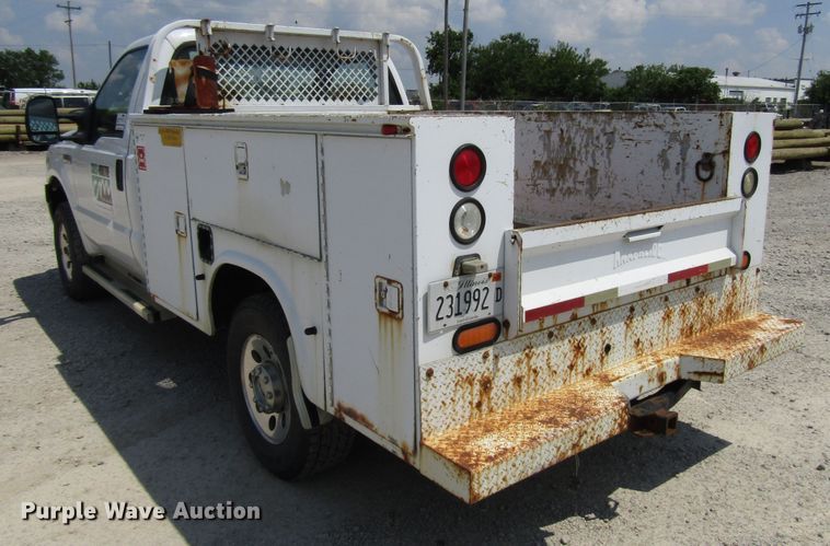 image for item DG1315 2005 Ford F250 Super Duty utility bed pickup truck