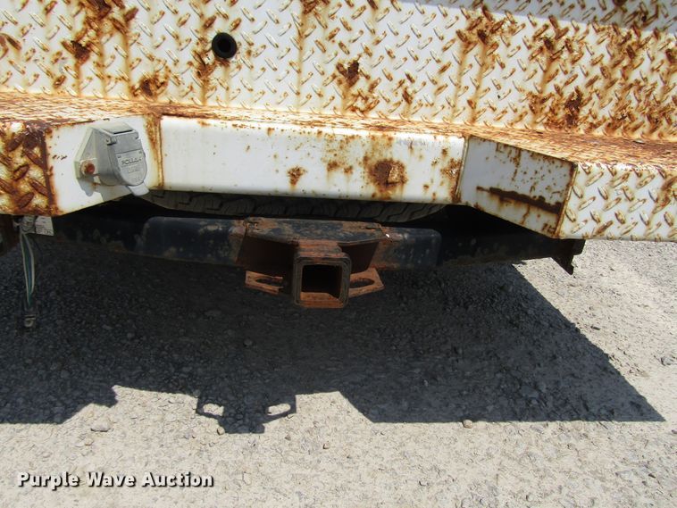 image for item DG1315 2005 Ford F250 Super Duty utility bed pickup truck