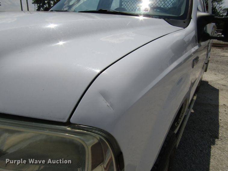 image for item DG1315 2005 Ford F250 Super Duty utility bed pickup truck