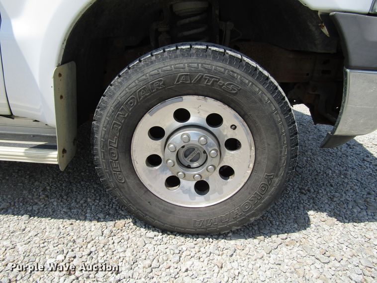 image for item DG1315 2005 Ford F250 Super Duty utility bed pickup truck