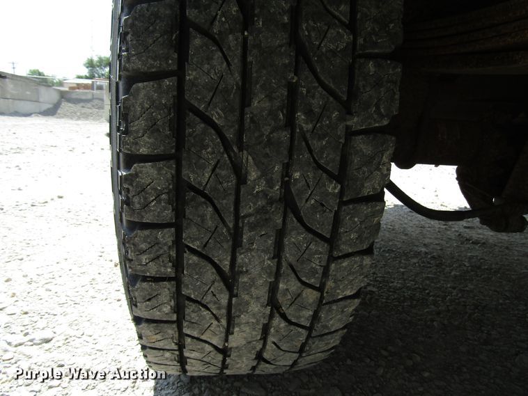 image for item DG1315 2005 Ford F250 Super Duty utility bed pickup truck