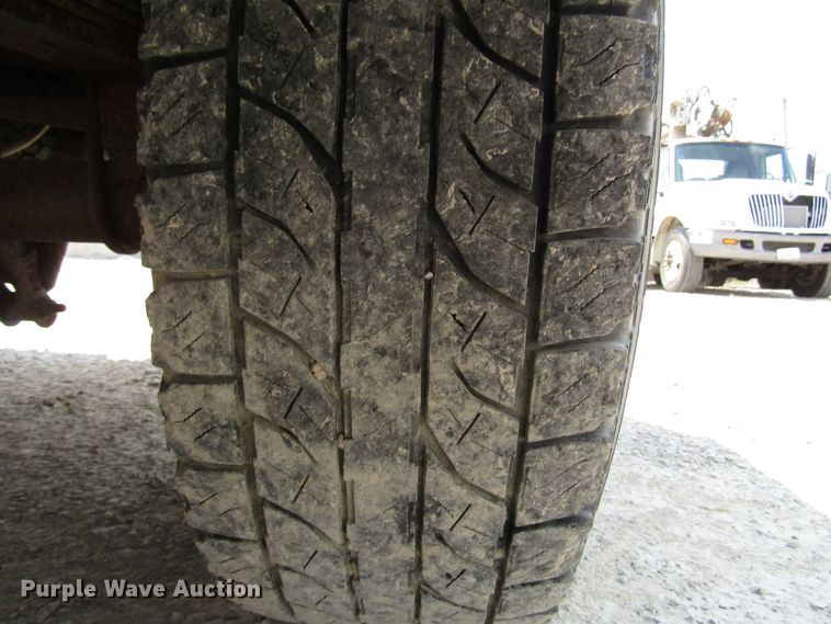 image for item DG1315 2005 Ford F250 Super Duty utility bed pickup truck