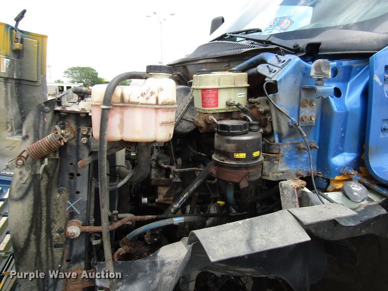 image for item DG1320 2003 GMC C7500 flat dump bed truck