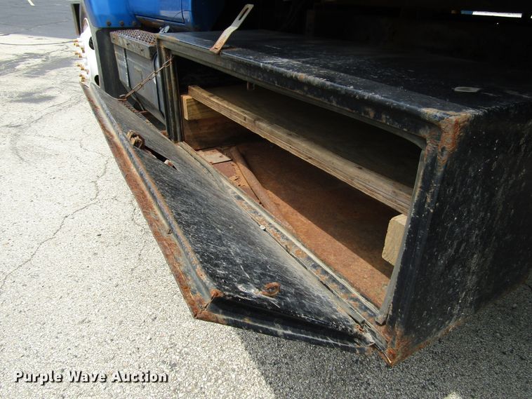 image for item DG1320 2003 GMC C7500 flat dump bed truck