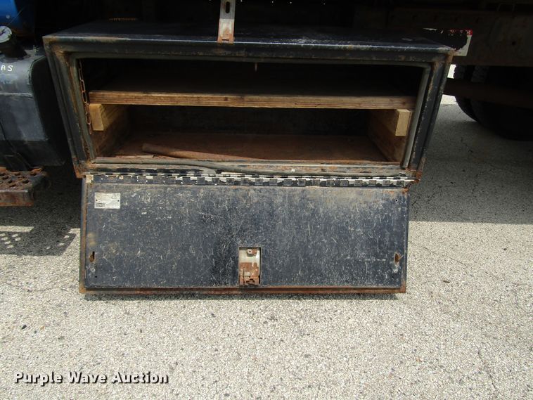 image for item DG1320 2003 GMC C7500 flat dump bed truck