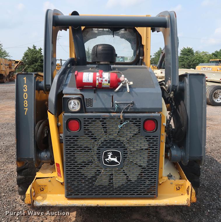 image for item DG4007 2013 John Deere 332E skid steer