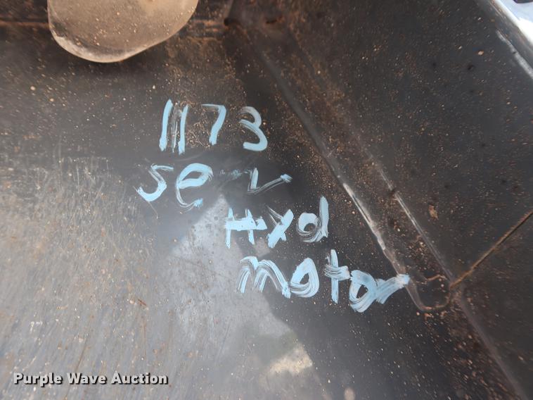 image for item DG4007 2013 John Deere 332E skid steer