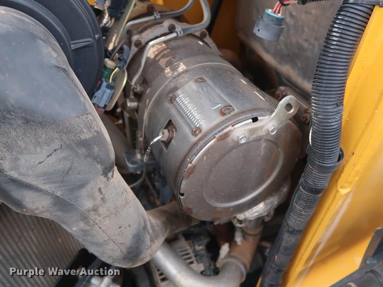 image for item DG4007 2013 John Deere 332E skid steer