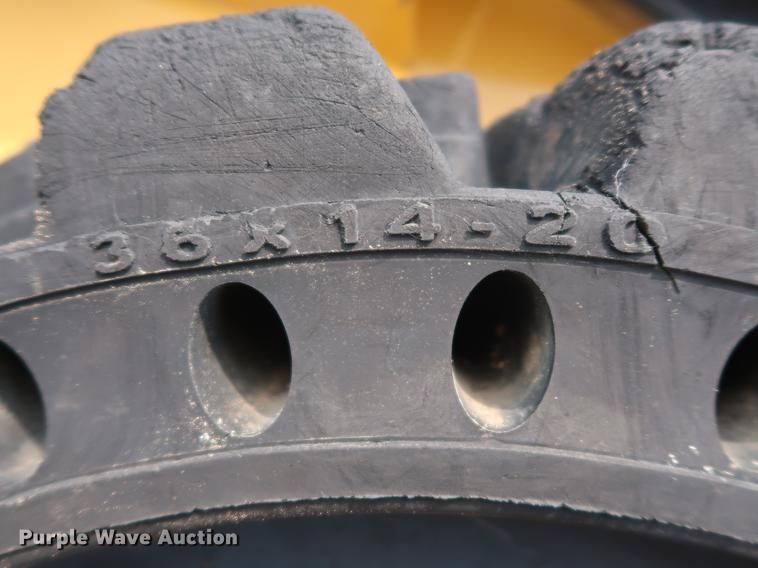 image for item DG4007 2013 John Deere 332E skid steer