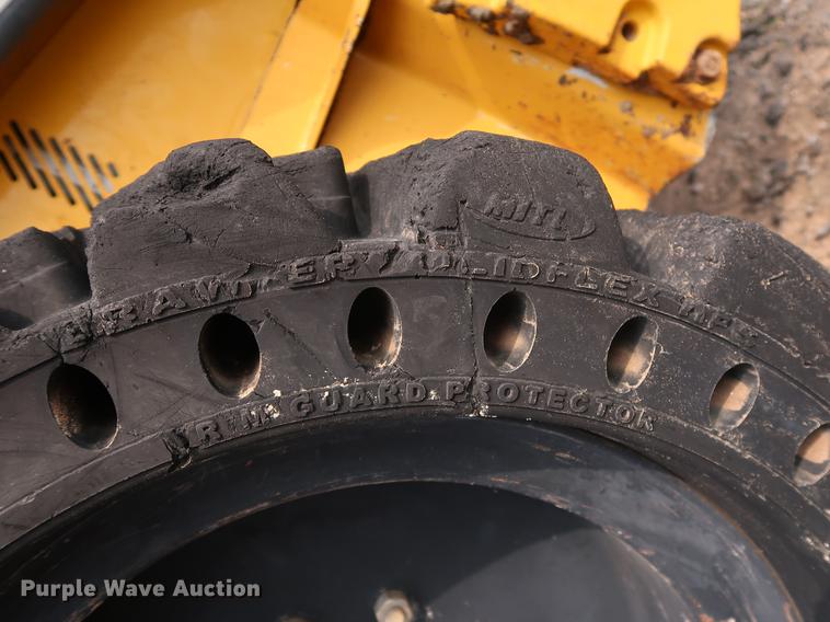 image for item DG4007 2013 John Deere 332E skid steer