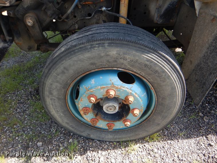 image for item DG4793 1996 Chevrolet Kodiak C6500 truck cab and chassis