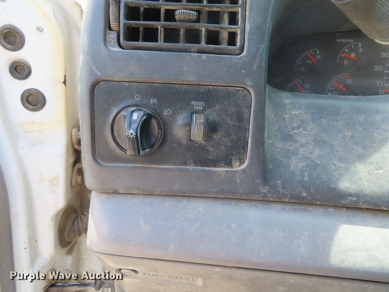 image for item DH0256 1999 Ford F250 Super Duty SuperCab pickup truck