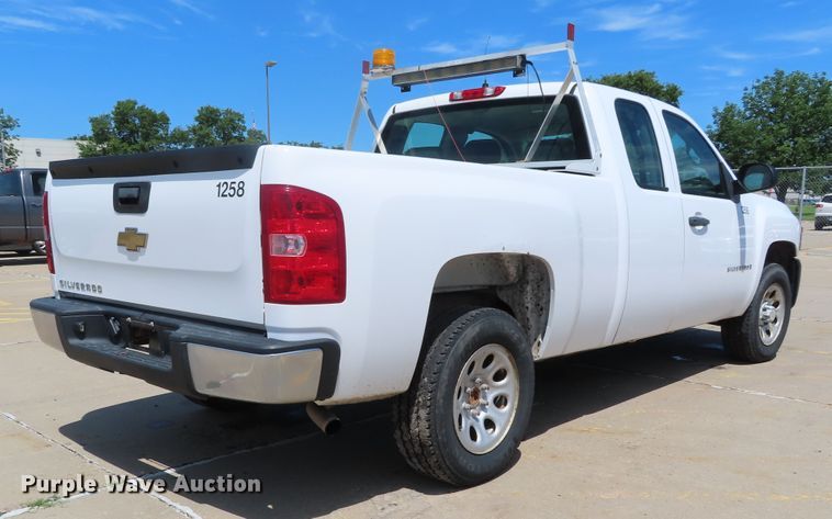 image for item DH0274 2007 Chevrolet Silverado 1500 Ext. Cab pickup truck