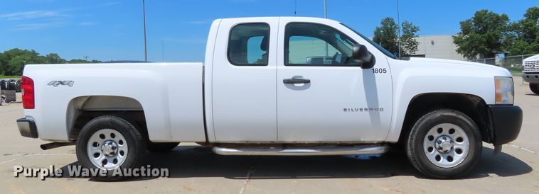 image for item DH0276 2011 Chevrolet Silverado 1500 Ext. Cab pickup truck