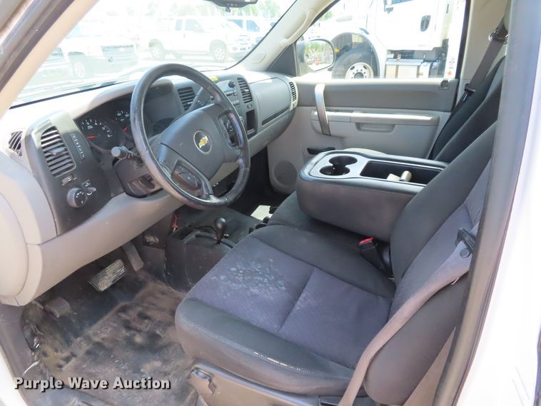 image for item DH0276 2011 Chevrolet Silverado 1500 Ext. Cab pickup truck