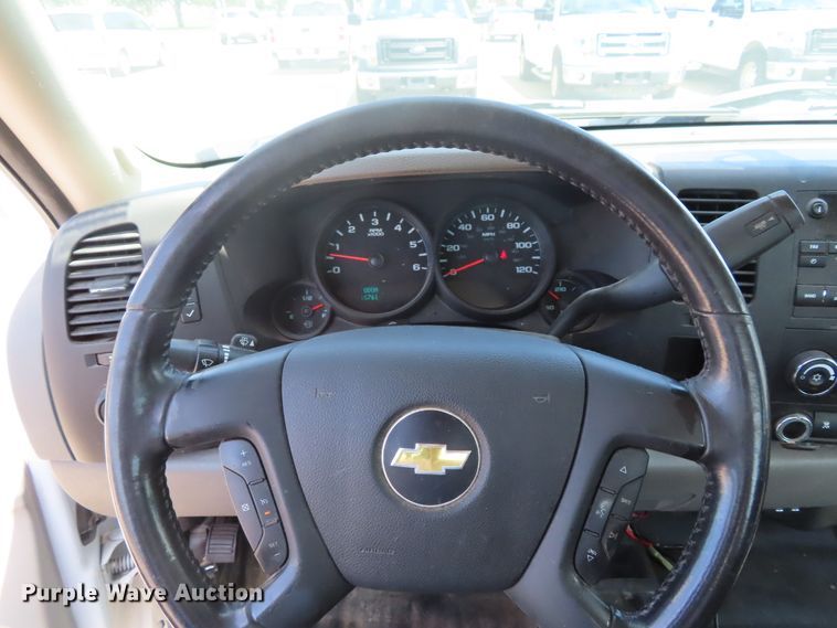 image for item DH0276 2011 Chevrolet Silverado 1500 Ext. Cab pickup truck