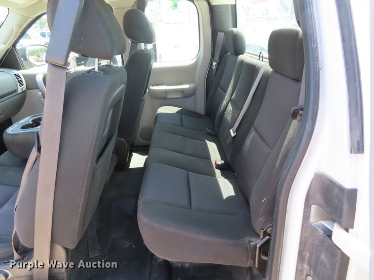 image for item DH0276 2011 Chevrolet Silverado 1500 Ext. Cab pickup truck